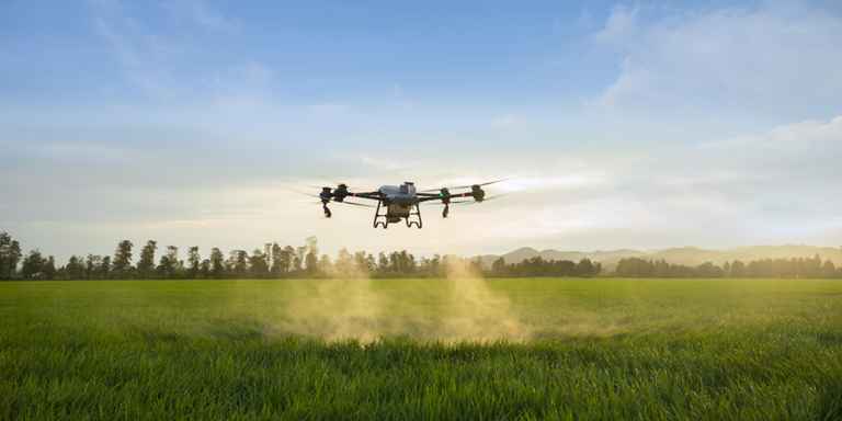 کوادکوپتر DJI AGRAS T25 سمپاشی