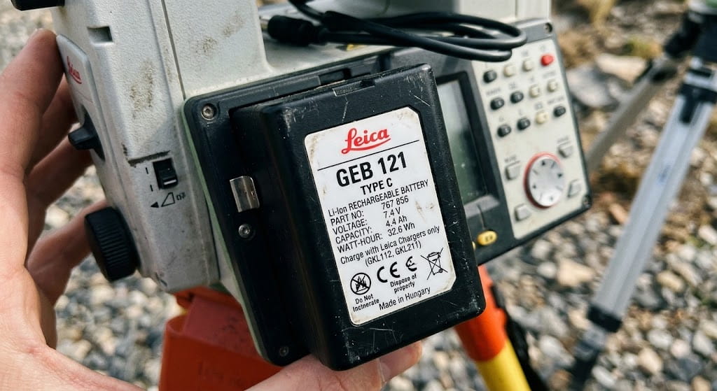 خرید باتری توتال استیشن لایکا GEB 121 Type C